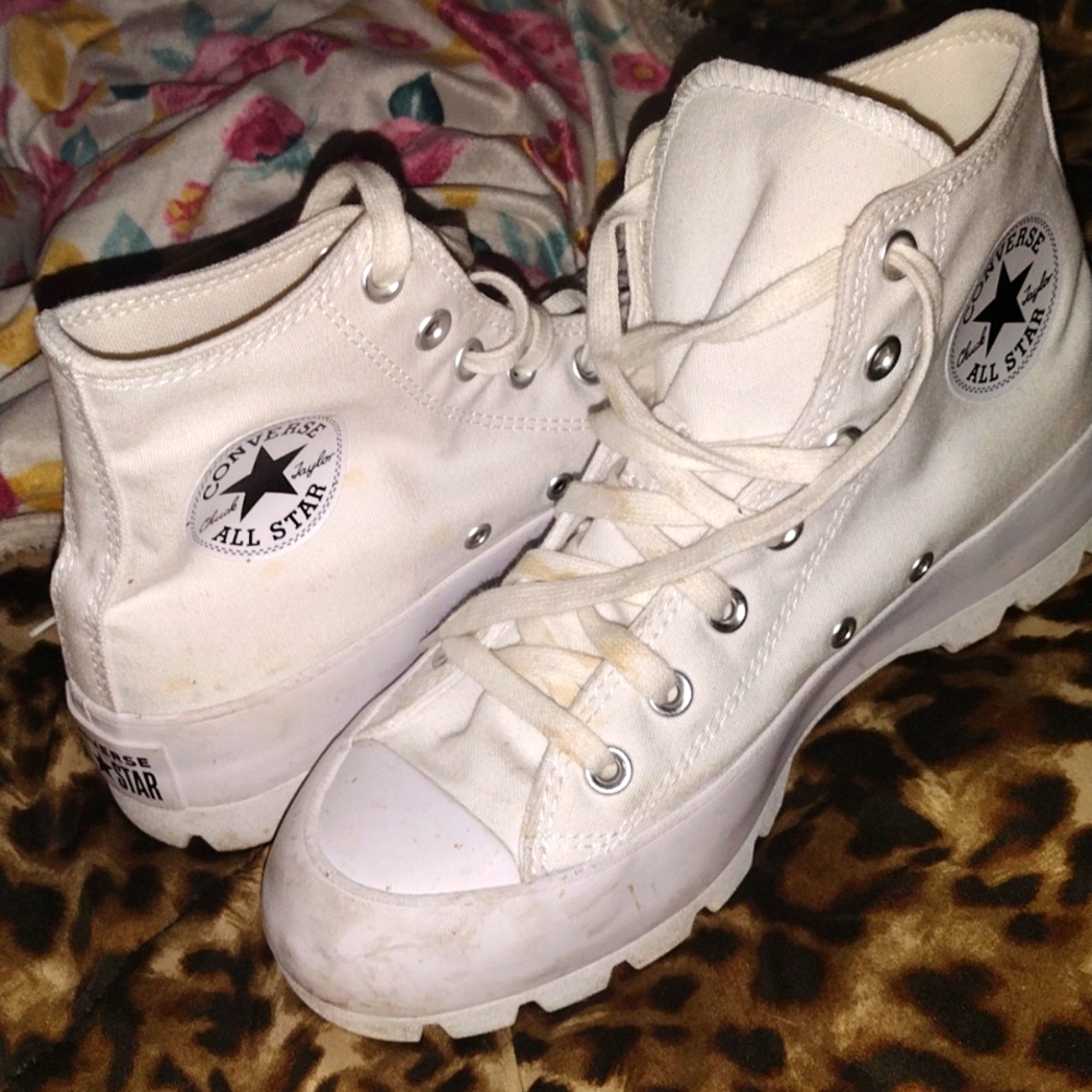 Converse tennis shoes
